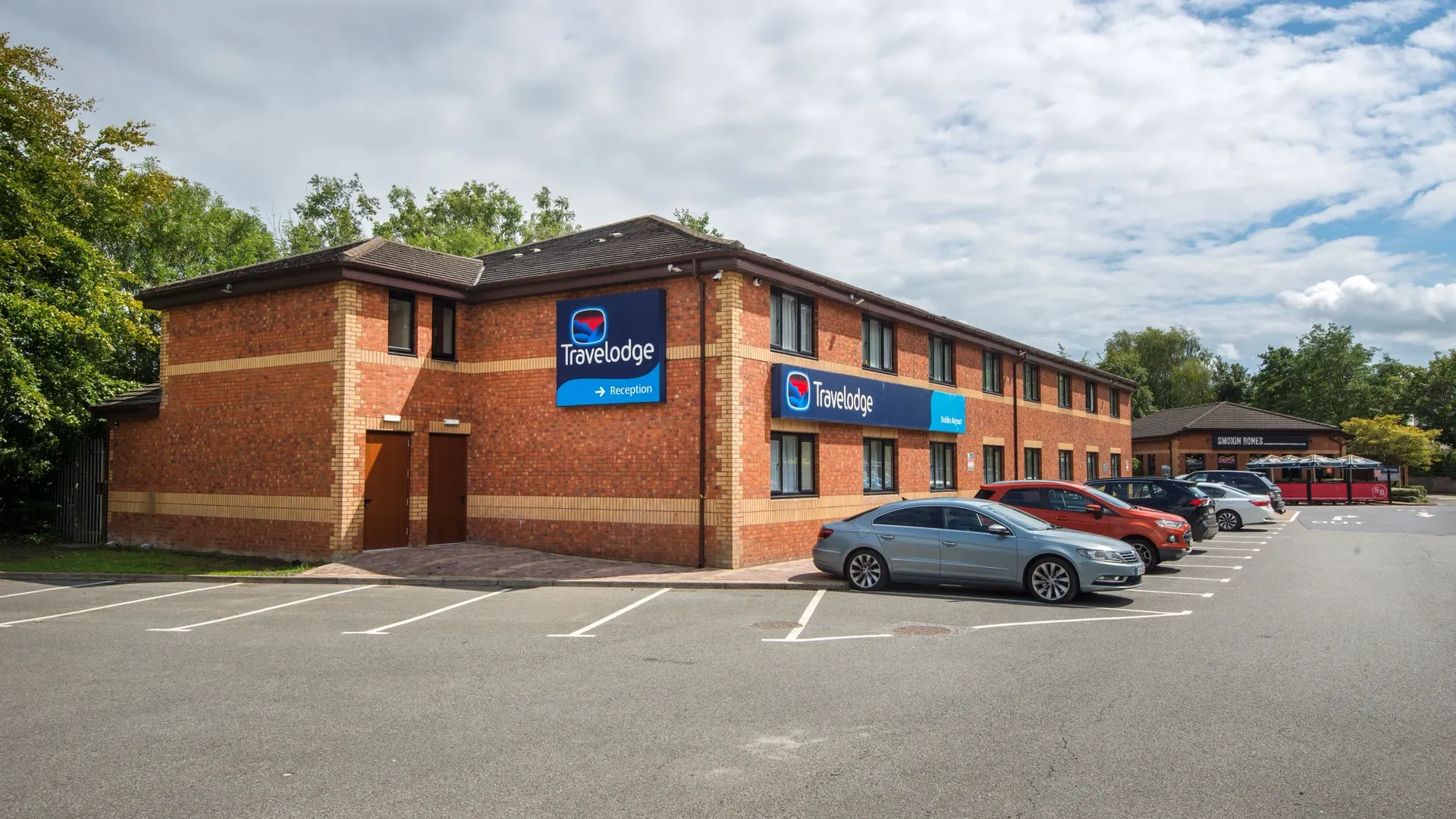 Travelodge Dublin Airport Swords Exterior 1 2000px Min